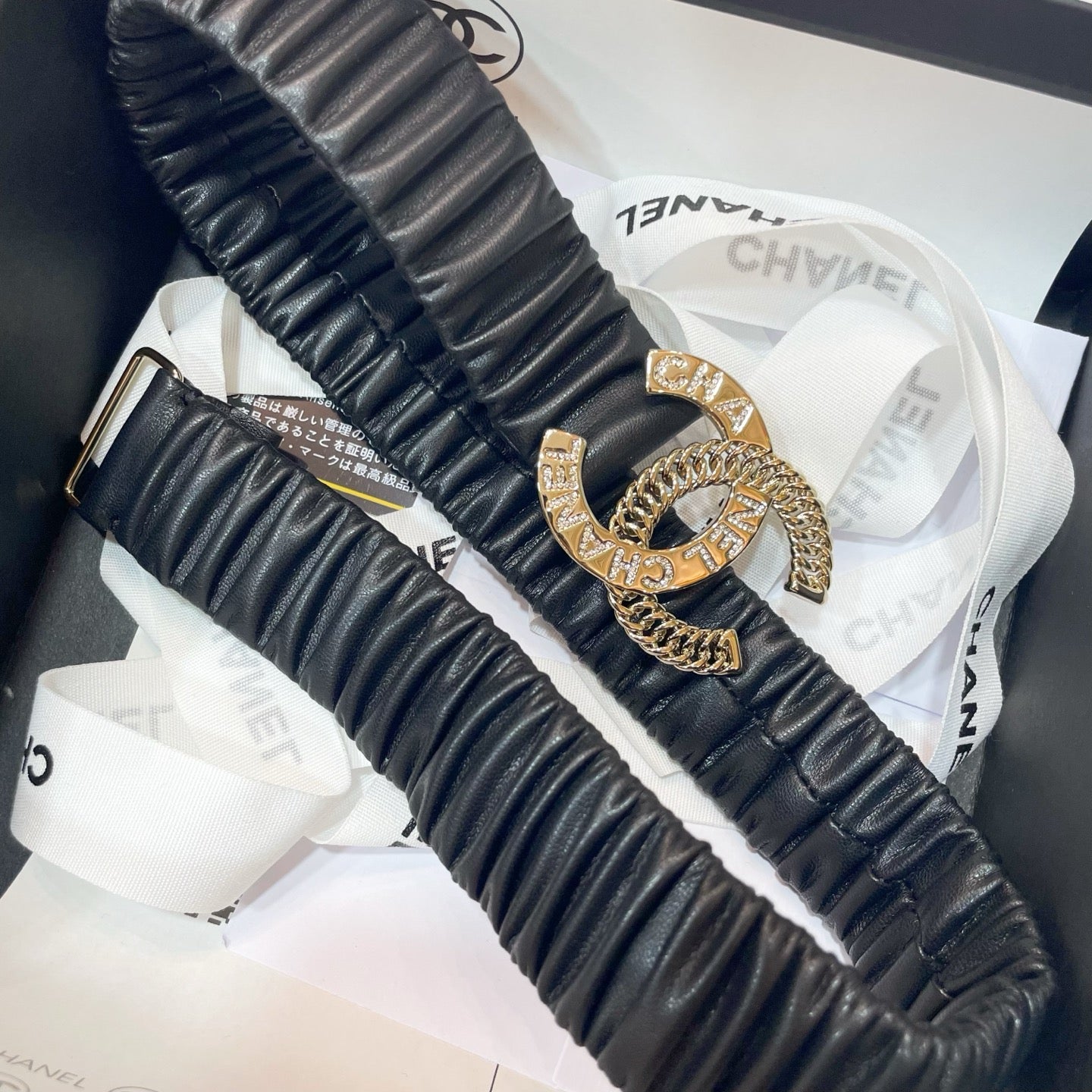 Double Cc 30Mm Stretch Belt In Black Calfskin With Gold Chain Buckle Crystal Detail