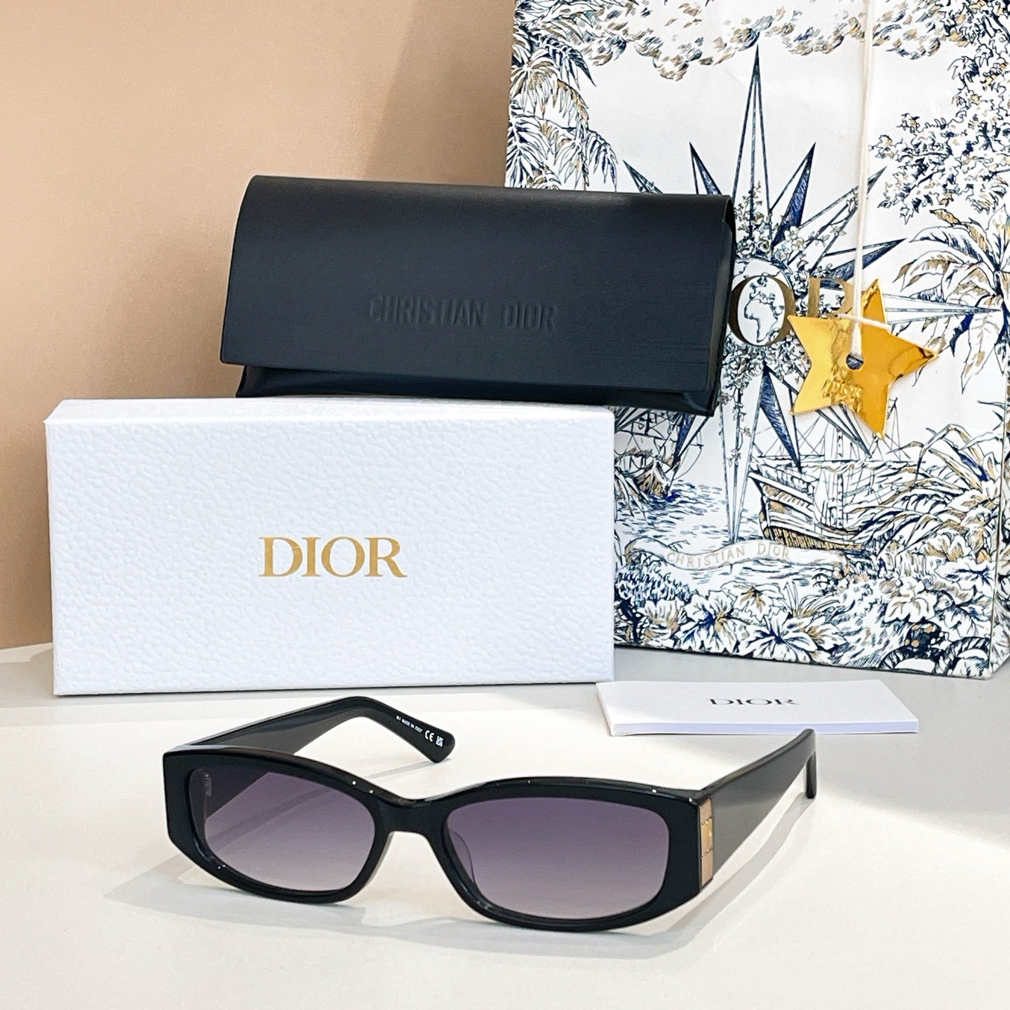 Montaigne Sunglass Diorglow S1I In Acetate