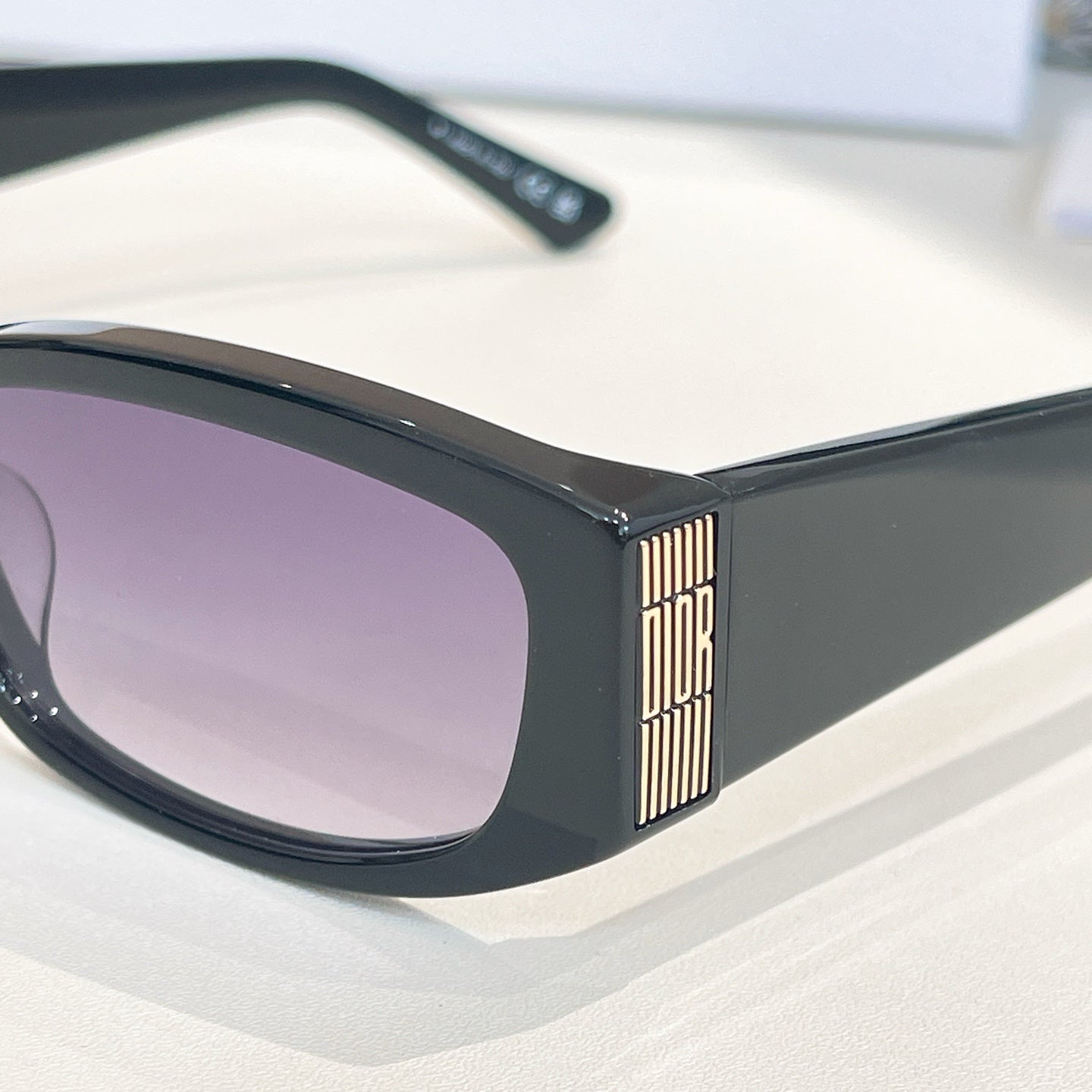 Montaigne Sunglass Diorglow S1I In Acetate