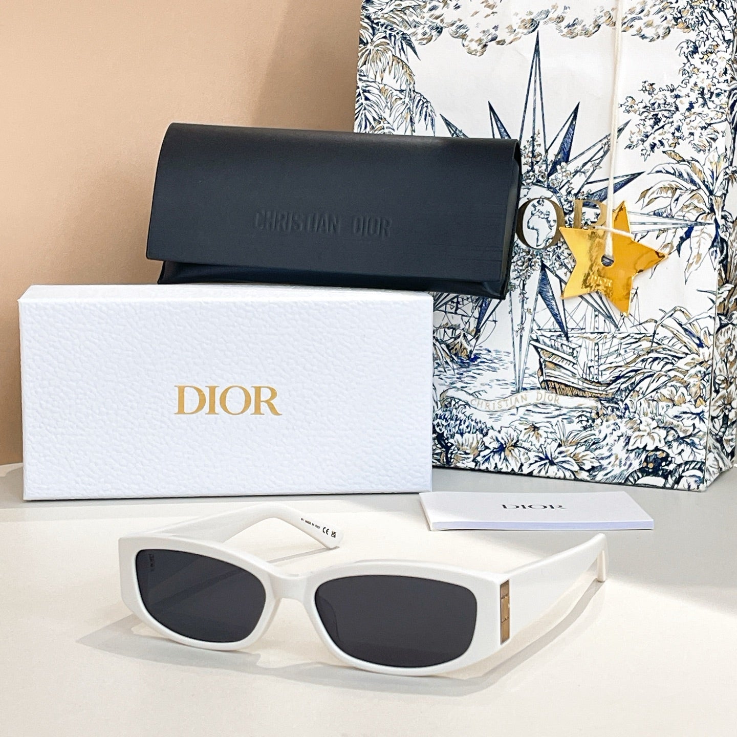 Montaigne Sunglass Diorglow S1I In Acetate