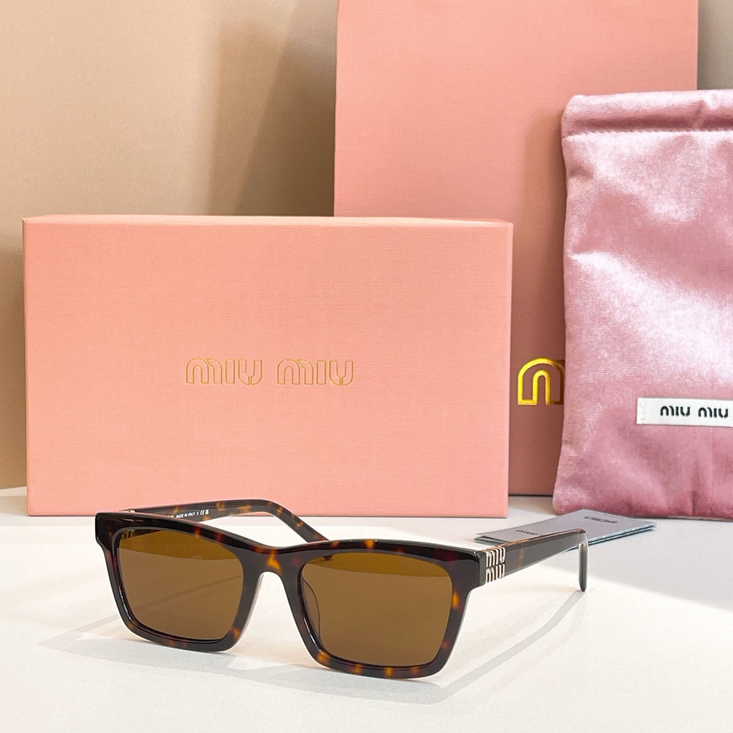 Miumiu Sunglasses 652553