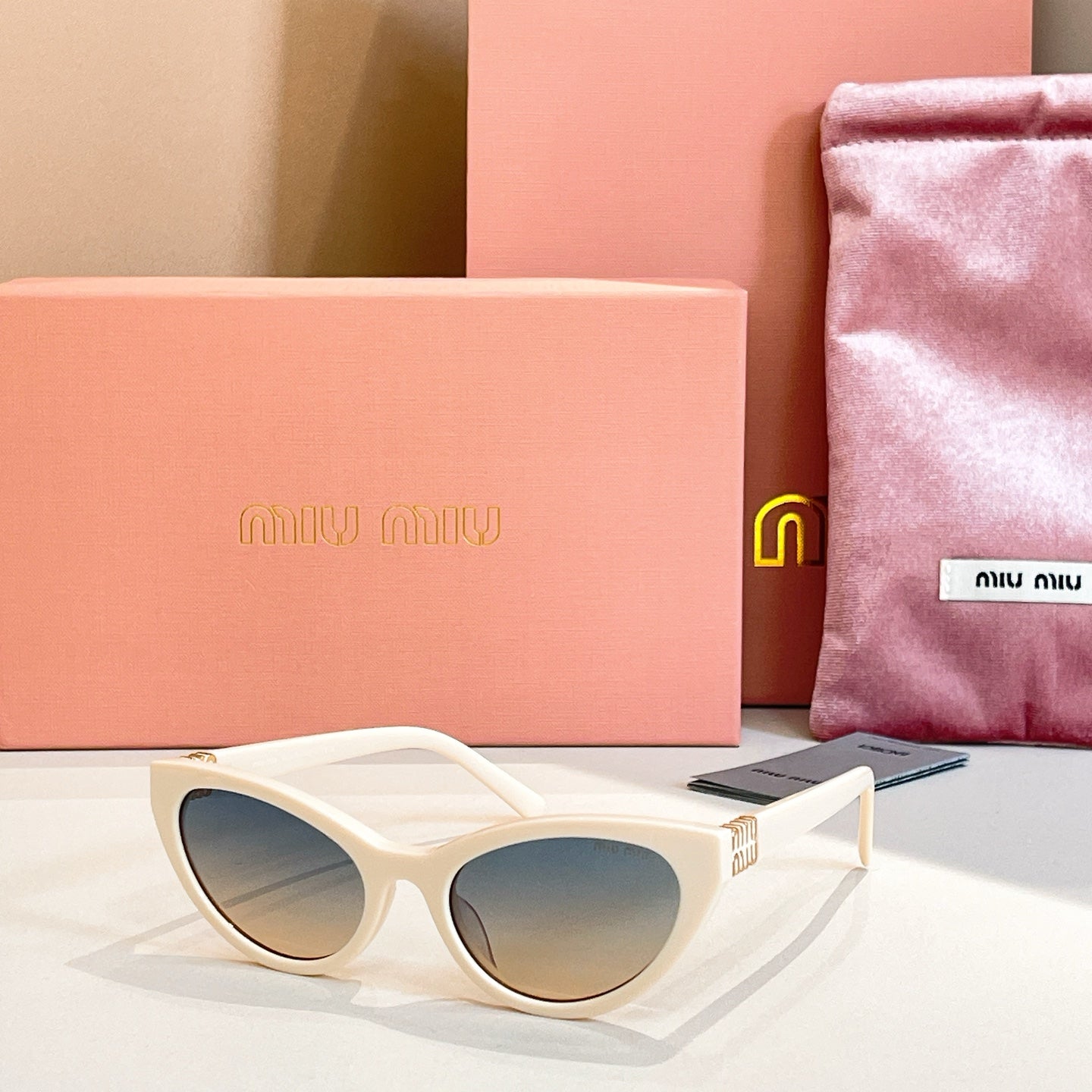 Miumiu Sunglasses 652554