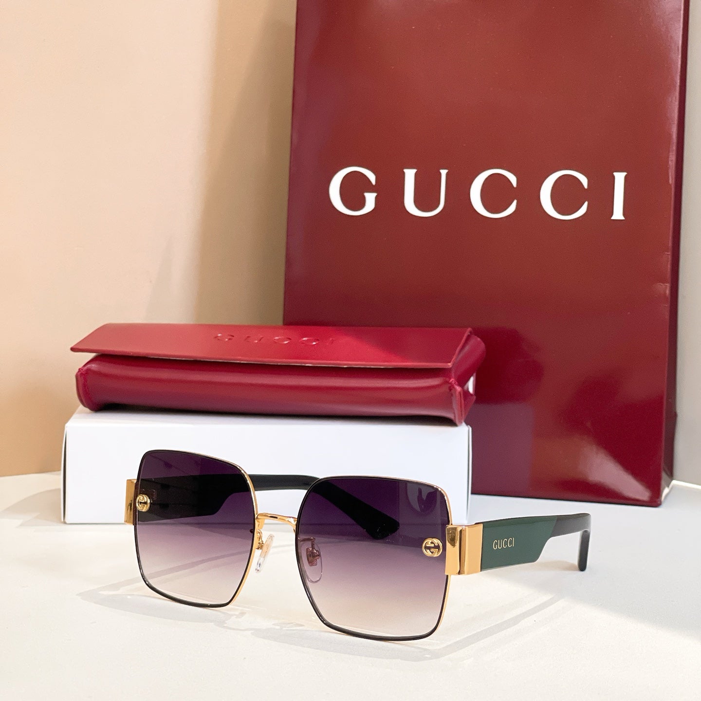 Gucci Sunglasses 677664