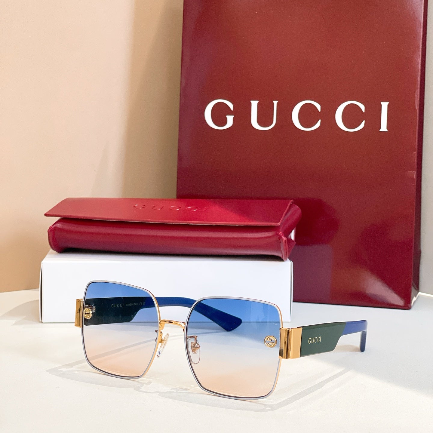 Gucci Sunglasses 677664