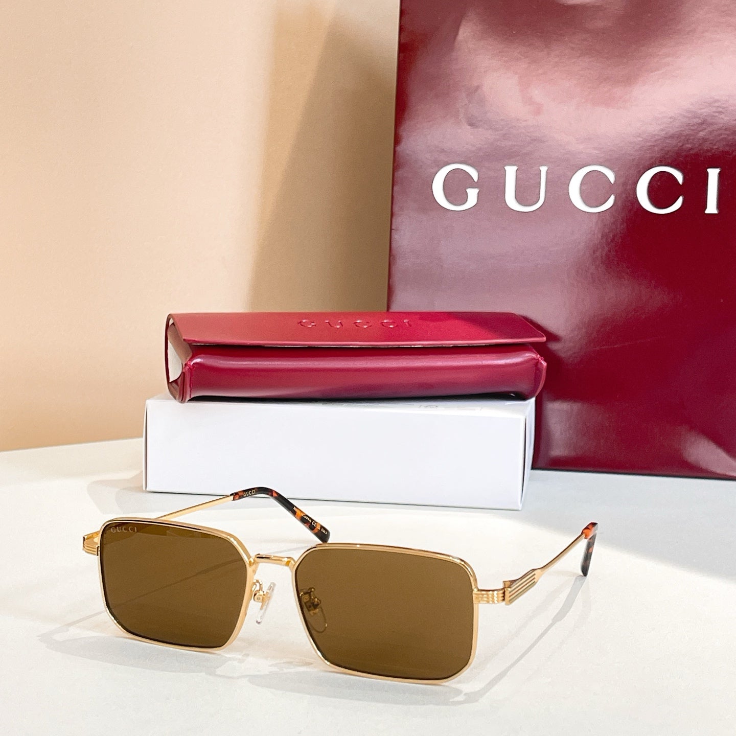 Gucci Sunglasses 679510