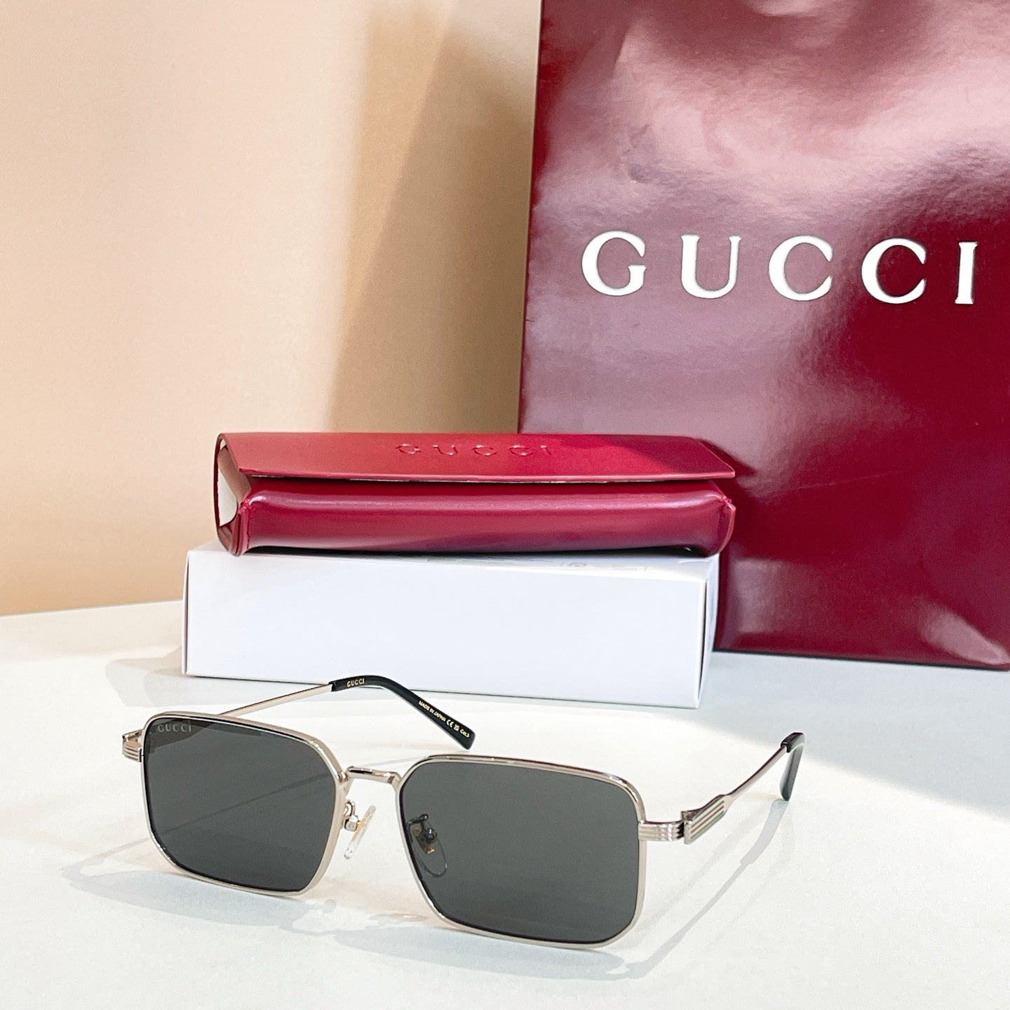 Gucci Sunglasses 679510