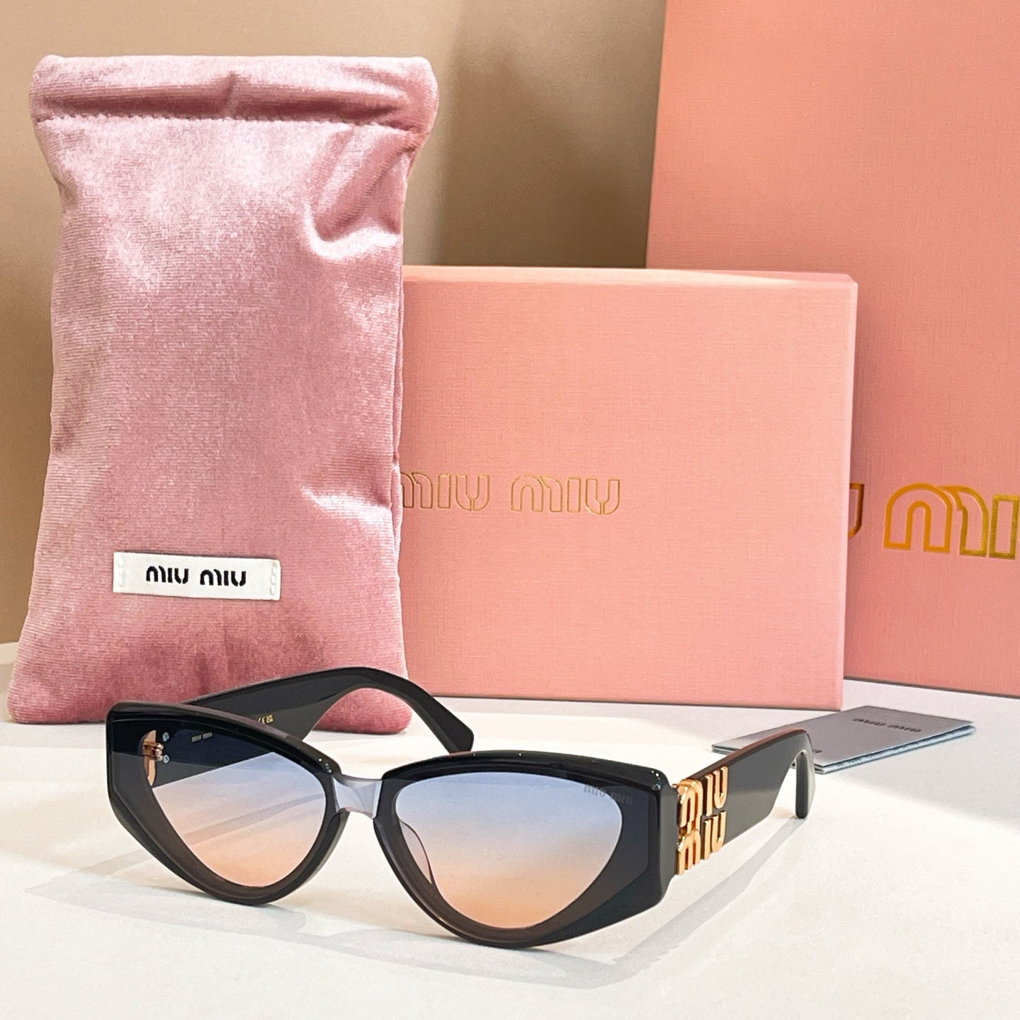 Miumiu Sunglasses 679514