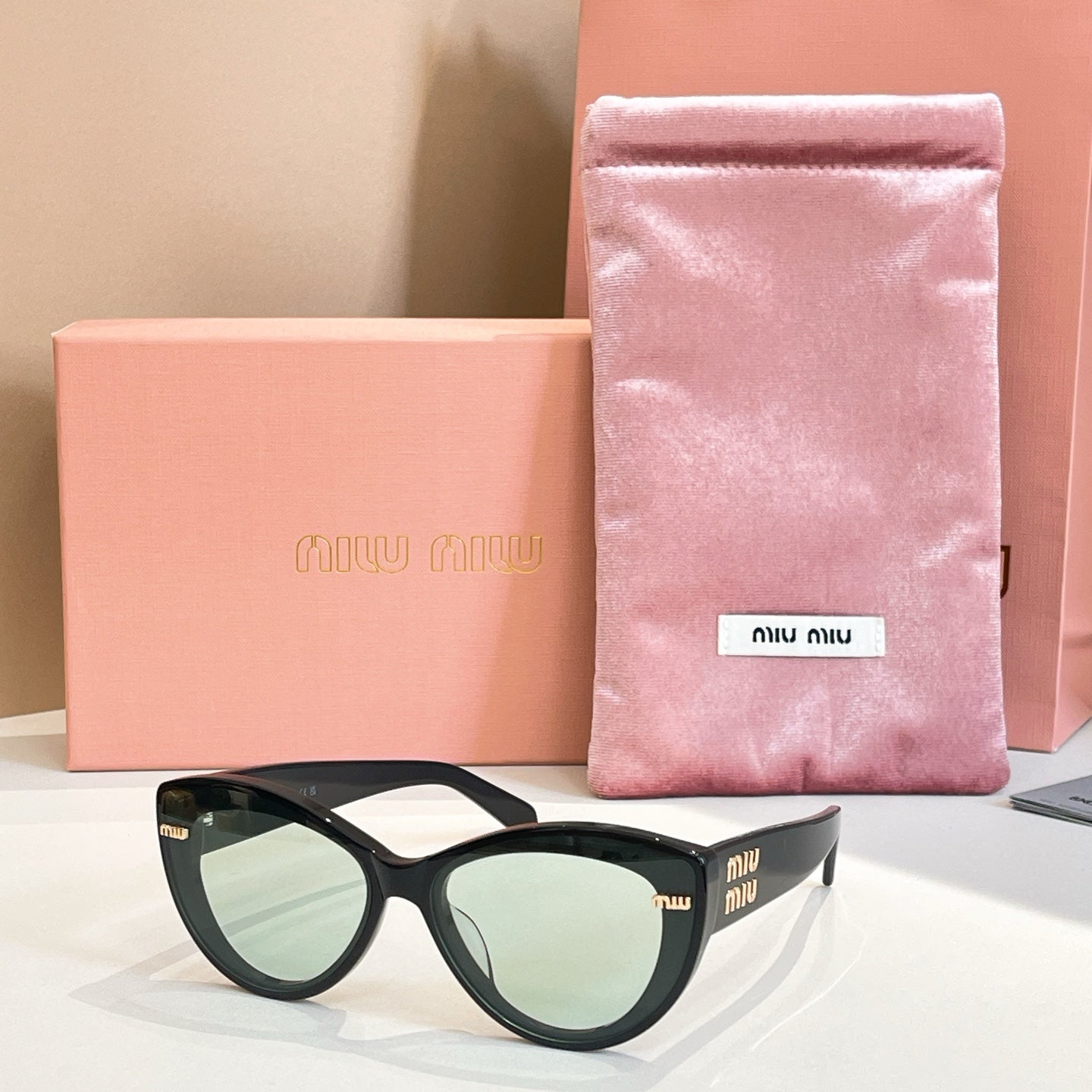 Miumiu Sunglasses 697297