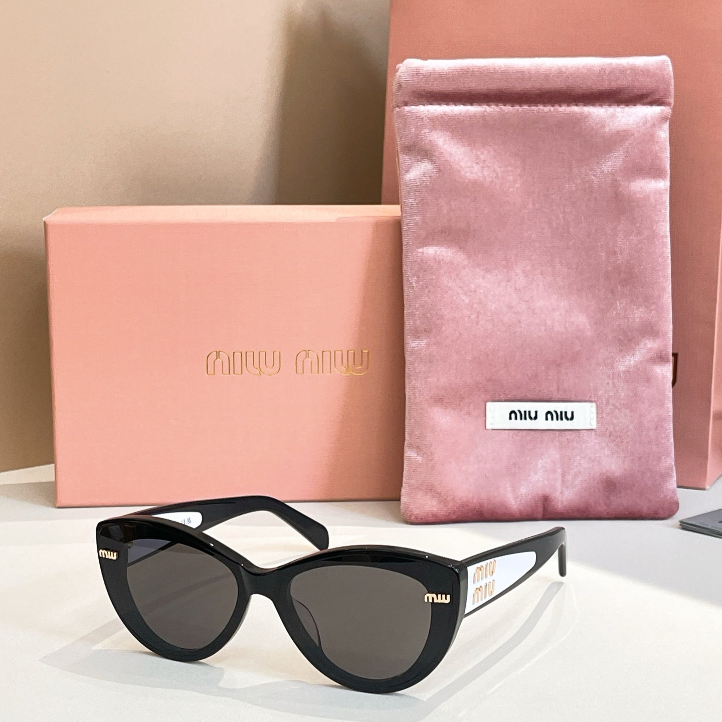 Miumiu Sunglasses 697297