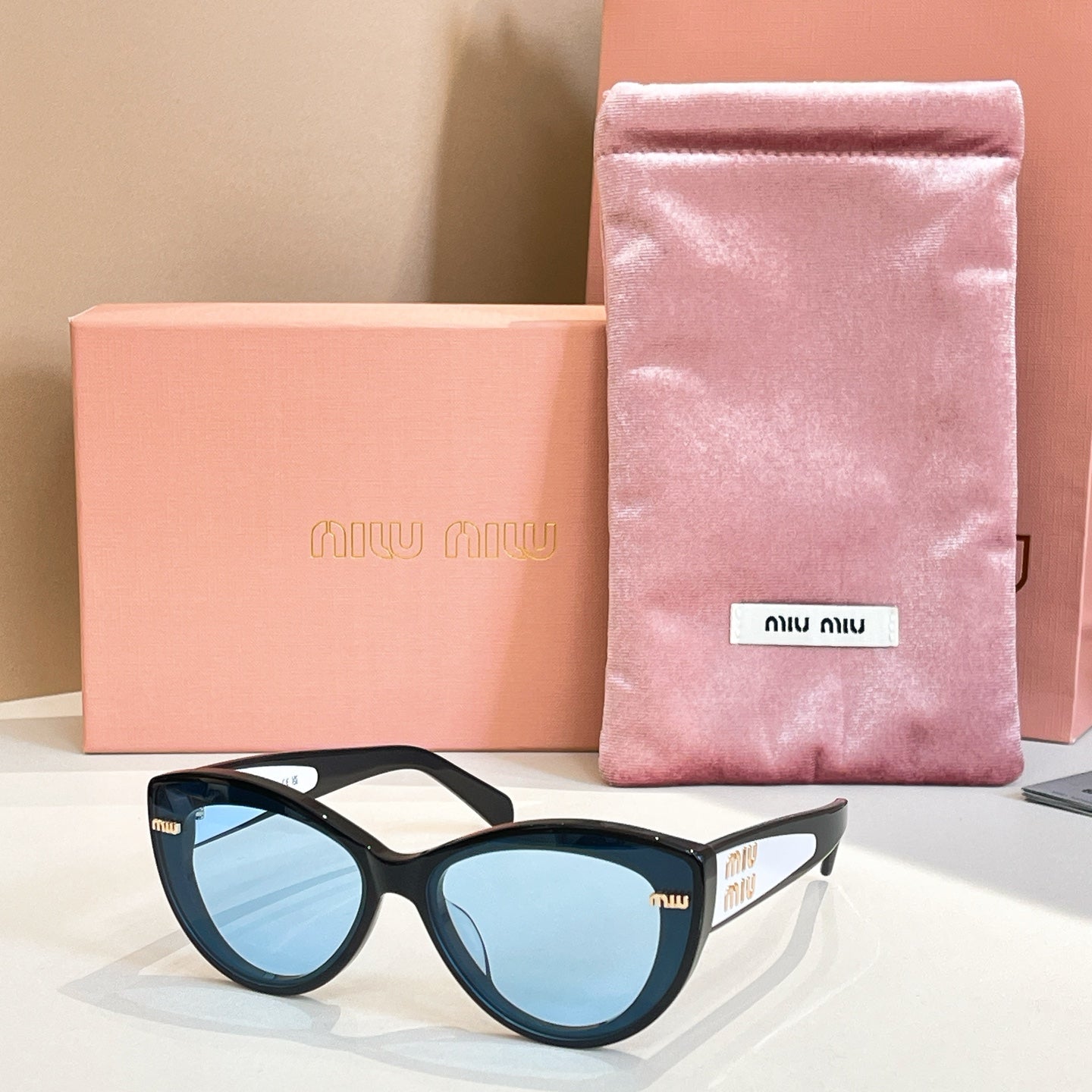 Miumiu Sunglasses 697297