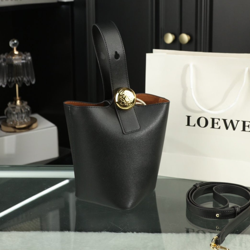 Loew Puzzle Fold Tote Iblack Shiny Calfskin