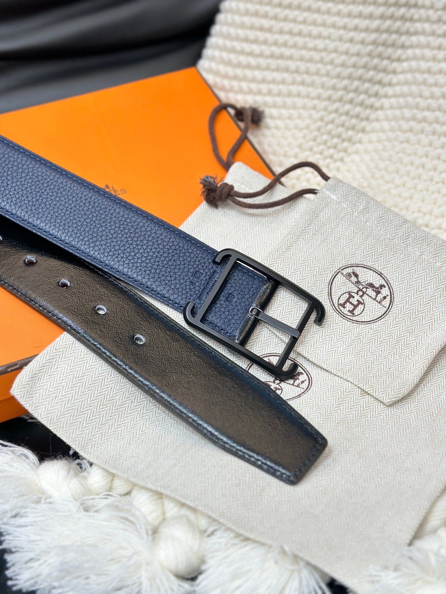 Hm Hadrien 38Mm Reversible Belt Navy Blue And Black Leather Black Buckle