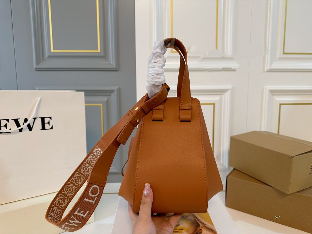 Loew Puzzle Fold Tote Iblack Shiny Calfskin