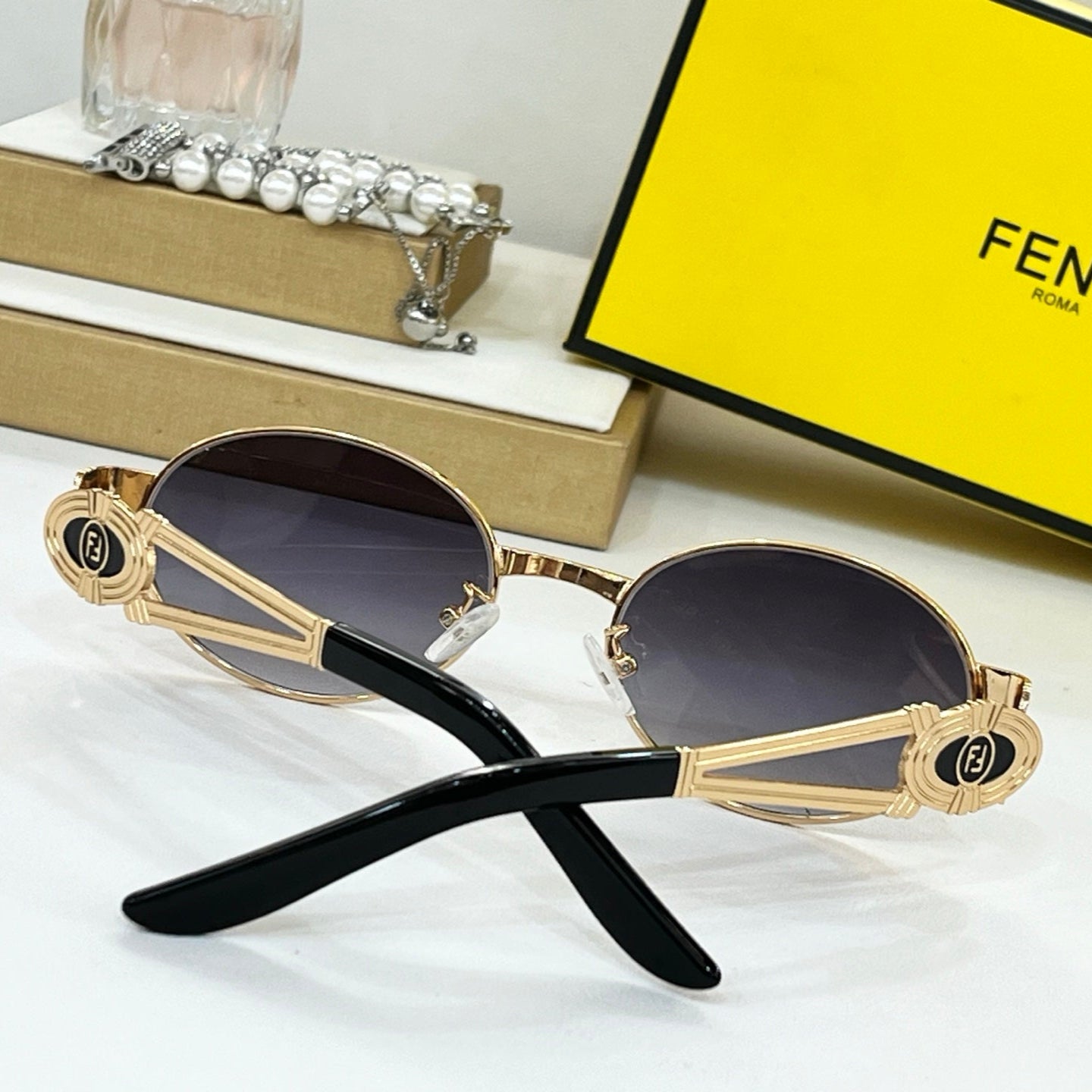 First Crystal Chunky Oval Frame Sunglasses Sl7040 In Metal