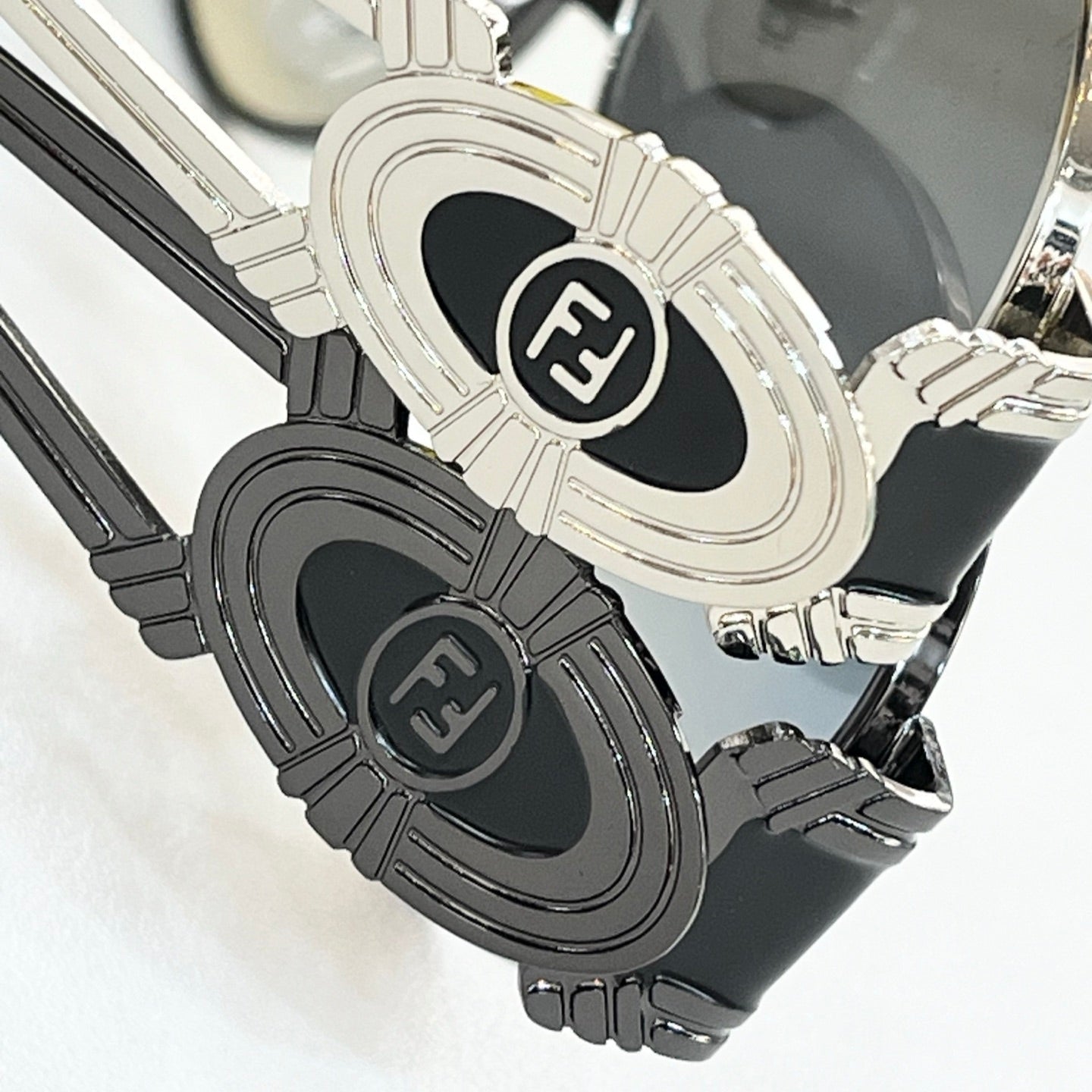 First Crystal Chunky Oval Frame Sunglasses Sl7040 In Metal