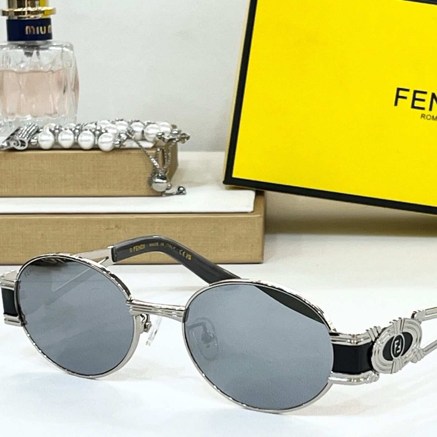 First Crystal Chunky Oval Frame Sunglasses Sl7040 In Metal