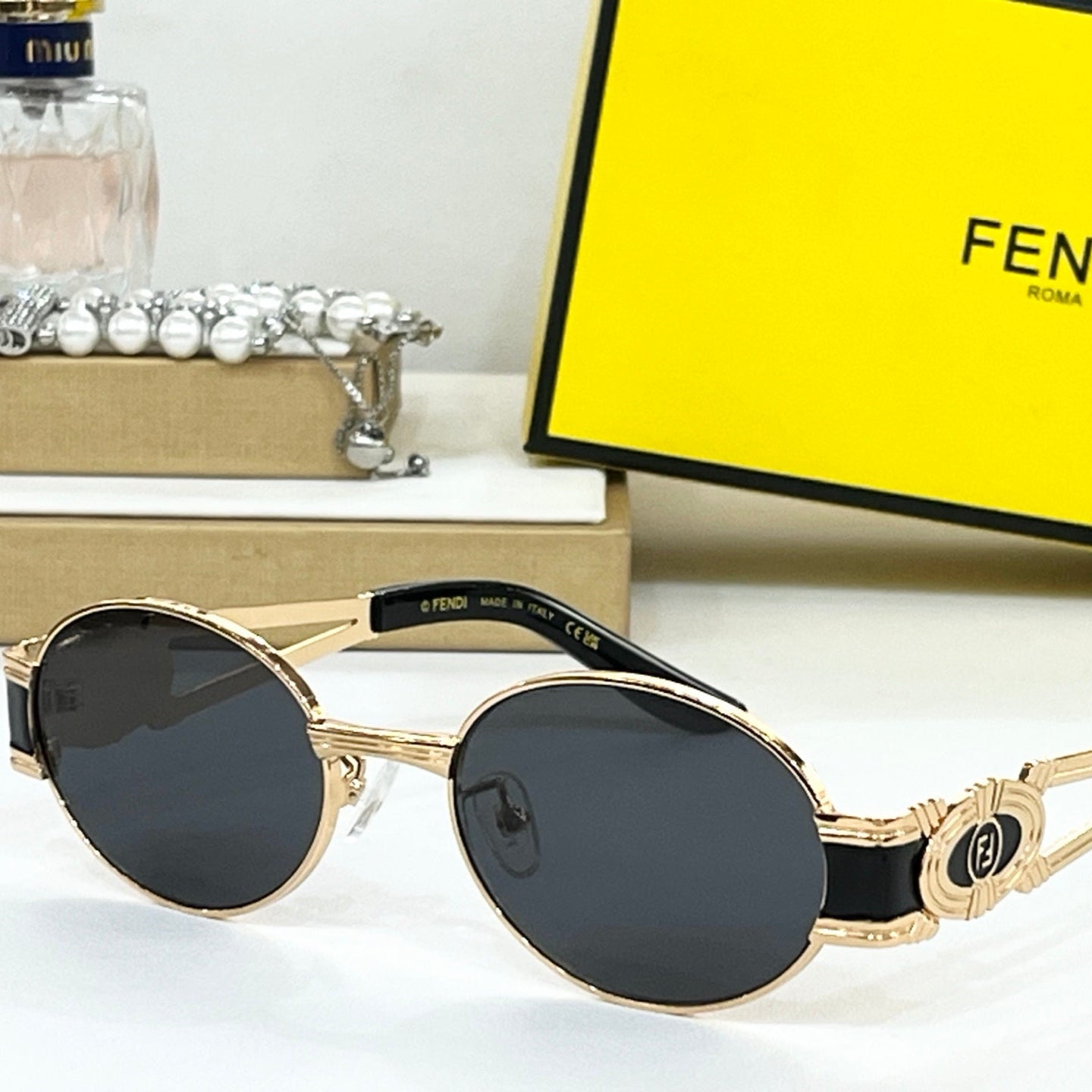 First Crystal Chunky Oval Frame Sunglasses Sl7040 In Metal