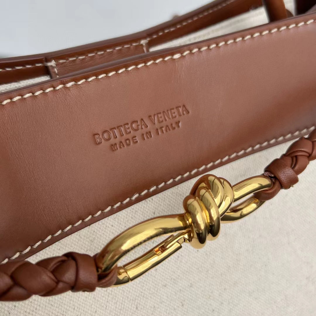 Bv Medium Andiamo 32 Brown Lambskin White Canvas