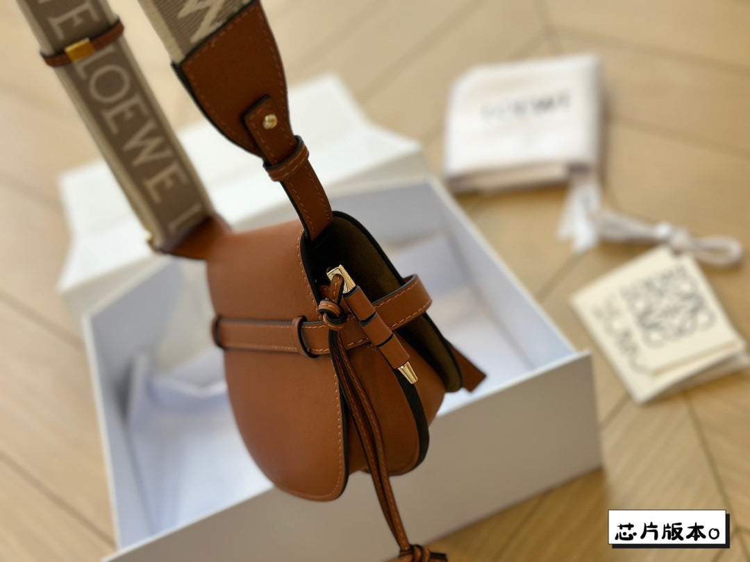 Loew Puzzle Fold Tote Iblack Shiny Calfskin