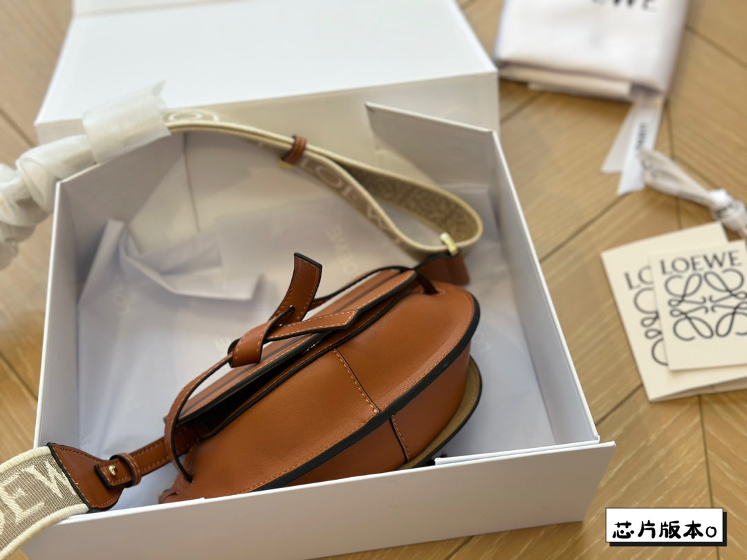 Loew Puzzle Fold Tote Iblack Shiny Calfskin