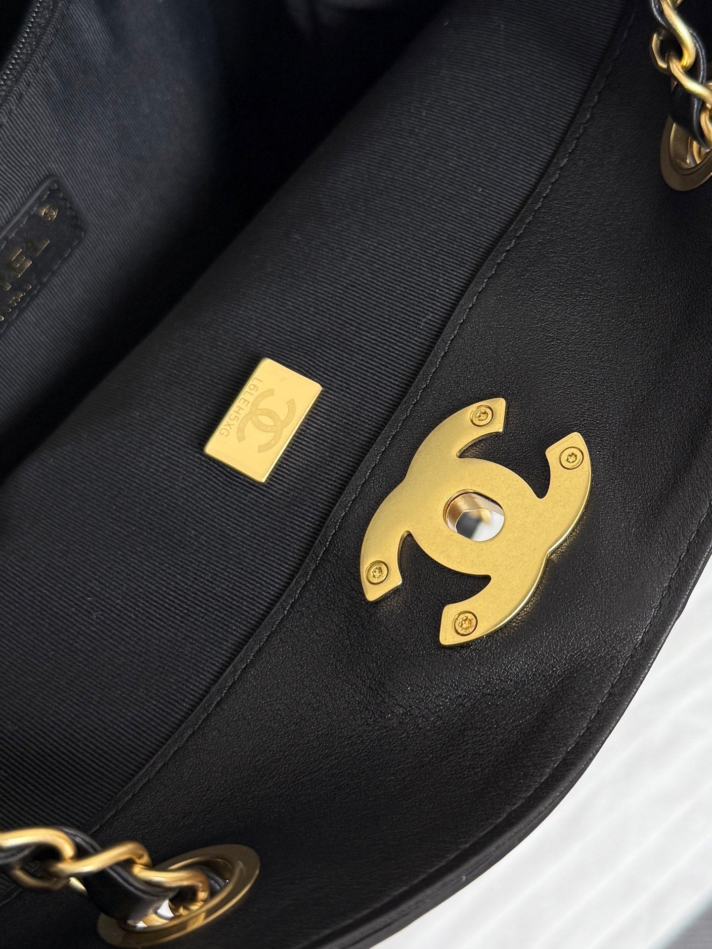 CC Large Tote 39 Light Beige Canvas Pearl Logo