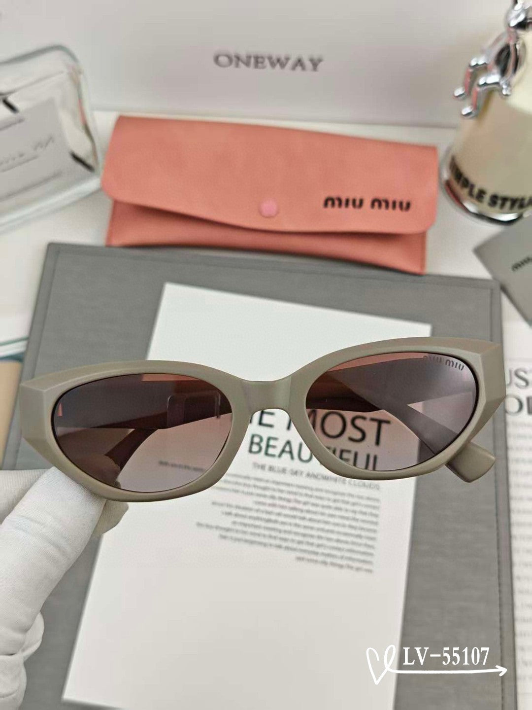 Miumiu Sunglasses 560759