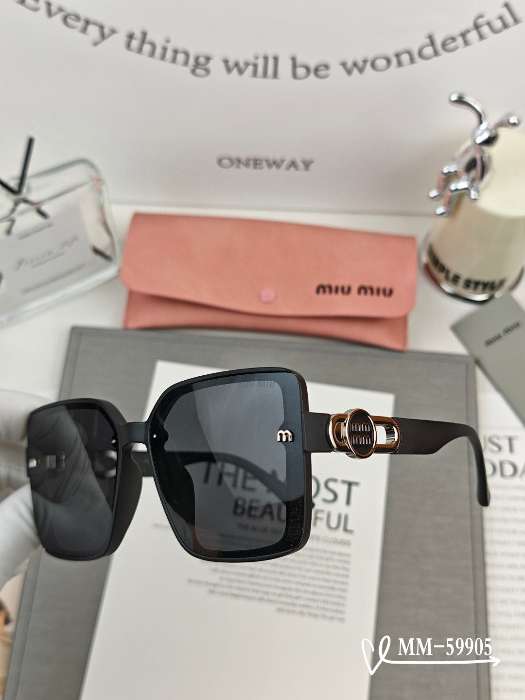 Miumiu Sunglasses 560761
