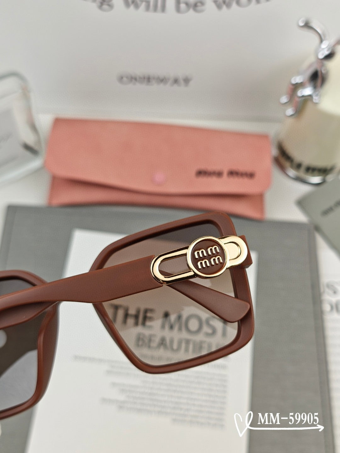 Miumiu Sunglasses 560761