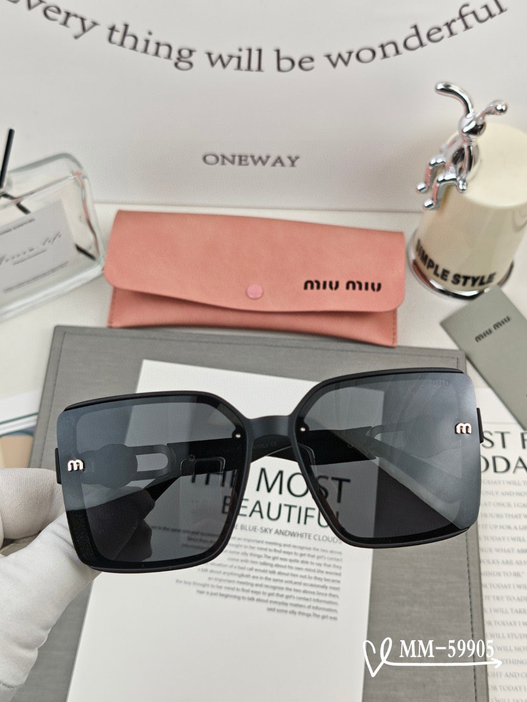 Miumiu Sunglasses 560761