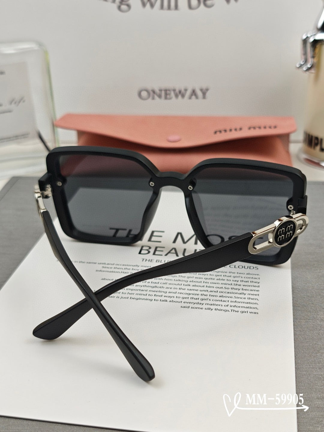 Miumiu Sunglasses 560761