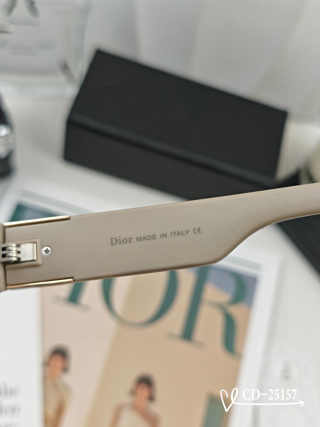 Montaigne Sunglass 25157 In Acetate