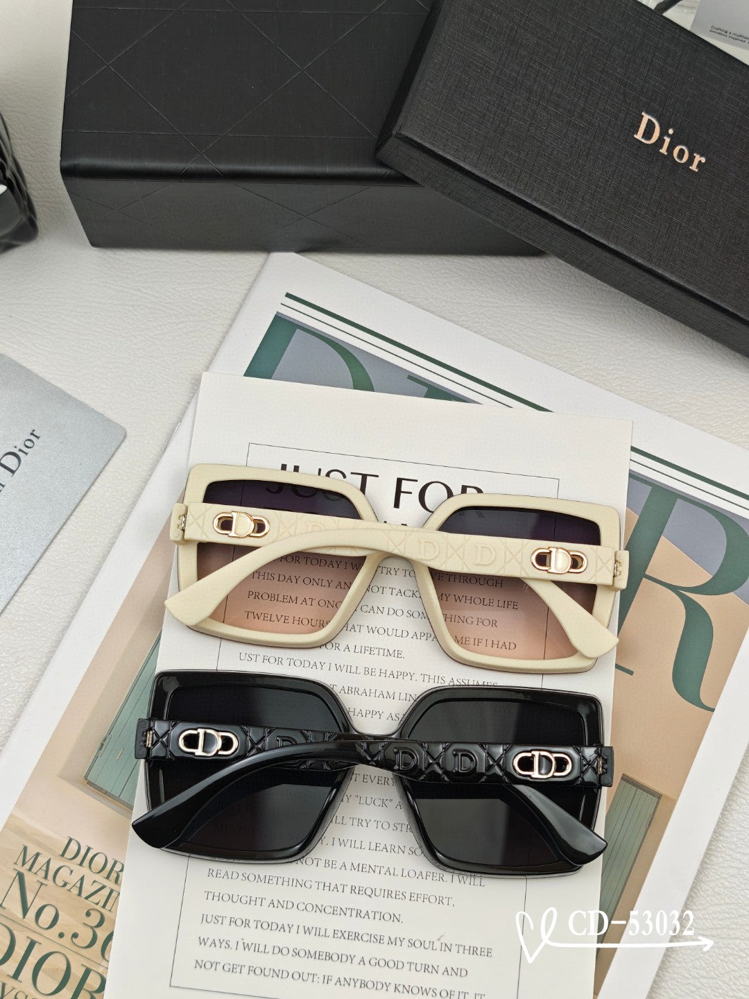 Montaigne Sunglass 53032 In Acetate