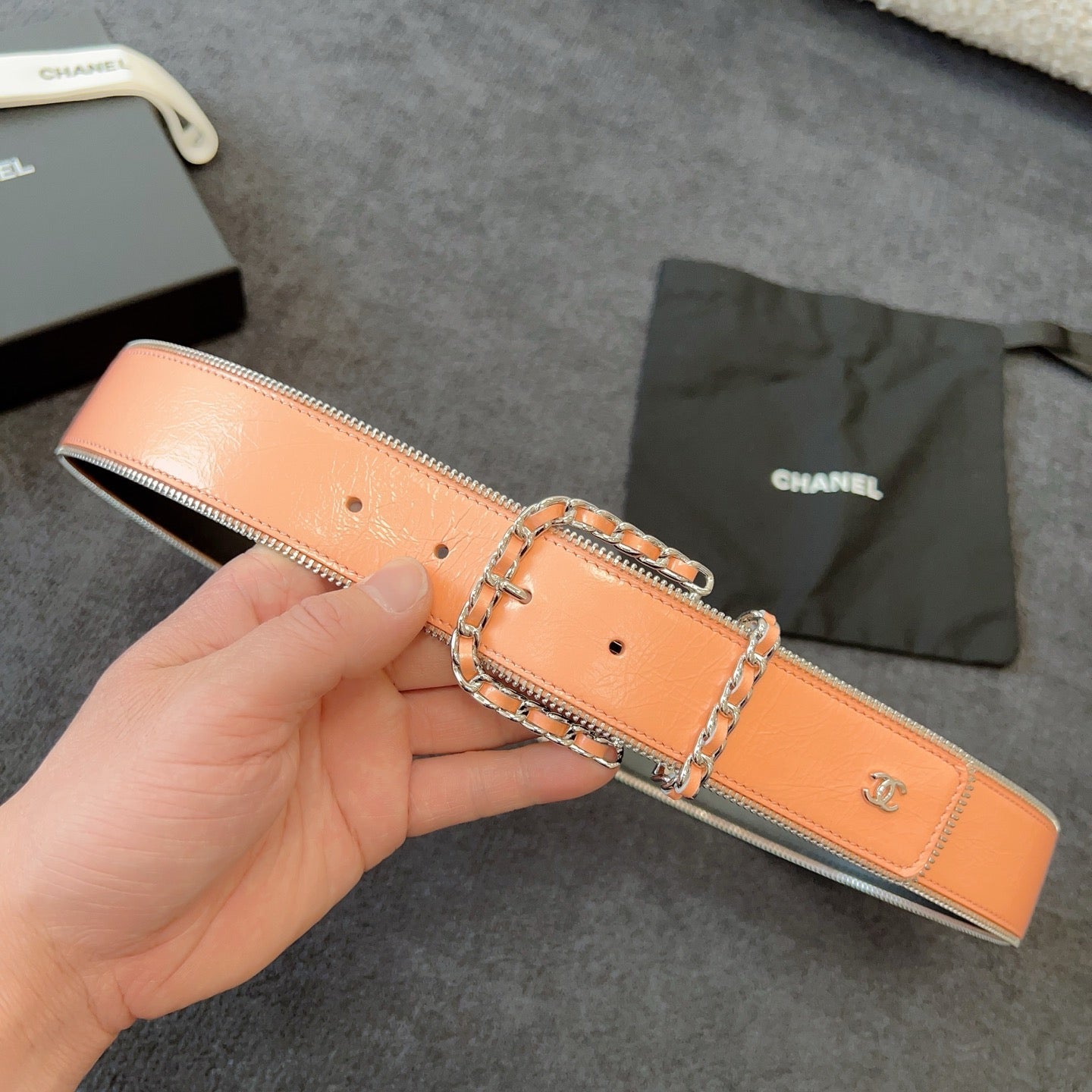 Belt 40Mm In Coral Calfskin With Interwoven Chain Buckle Zipper In Trim Silver Hardware