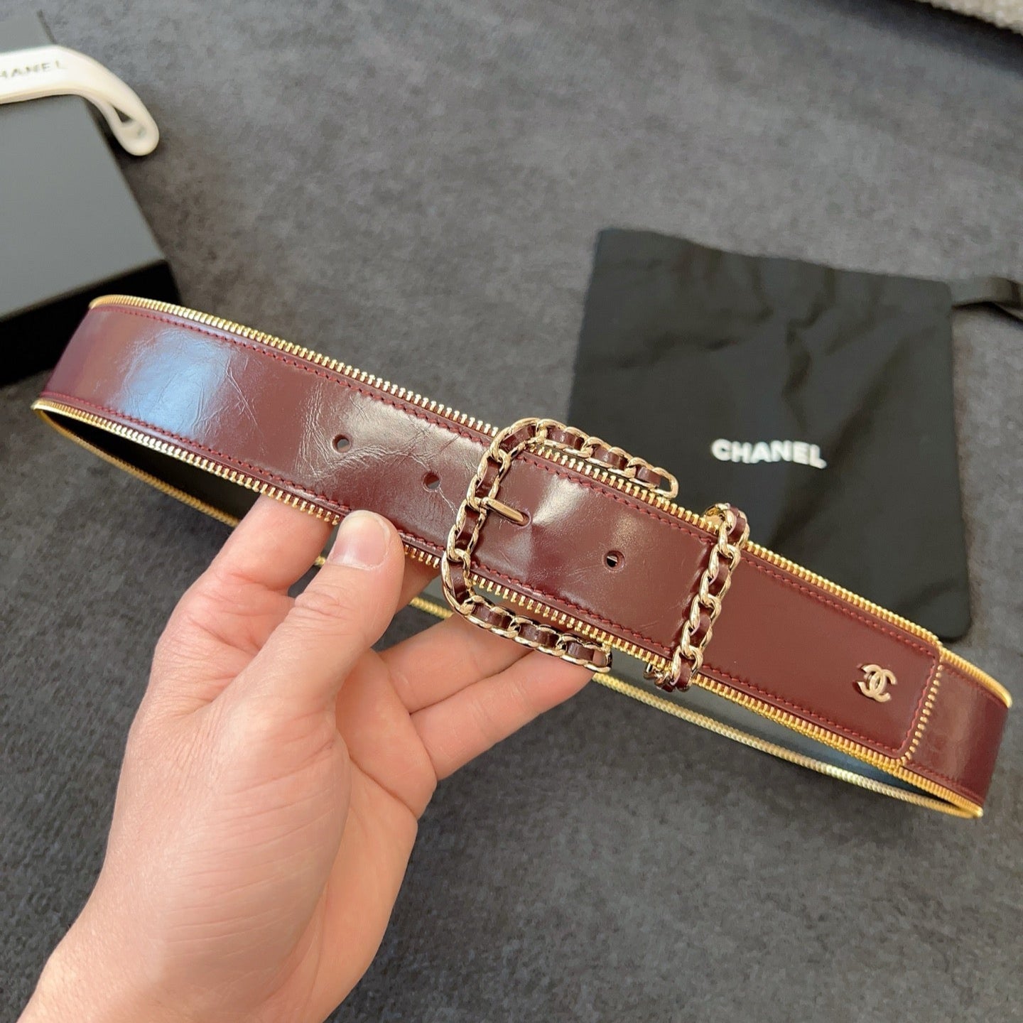 Belt 40Mm In Wine Red Calfskin With Interwoven Chain Buckle Zipper In Trim Gold Hardware