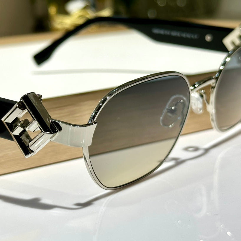 Travel Round Frame Sunglasses Fe40148L  In Metal And Acetate