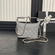 CC Large Tote 39 Light Beige Canvas Pearl Logo