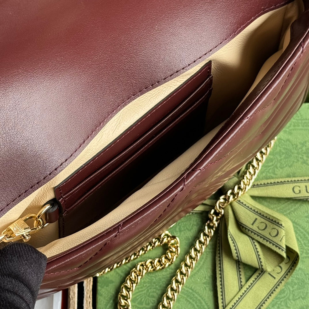 gg marmont 21cm cherry red calfskin gold hardware