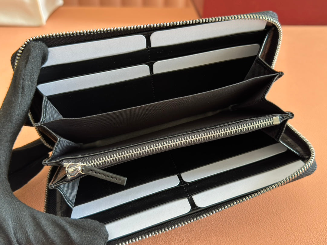 Richelieu Wallet 19 In Classic Red Goyardine Canvas