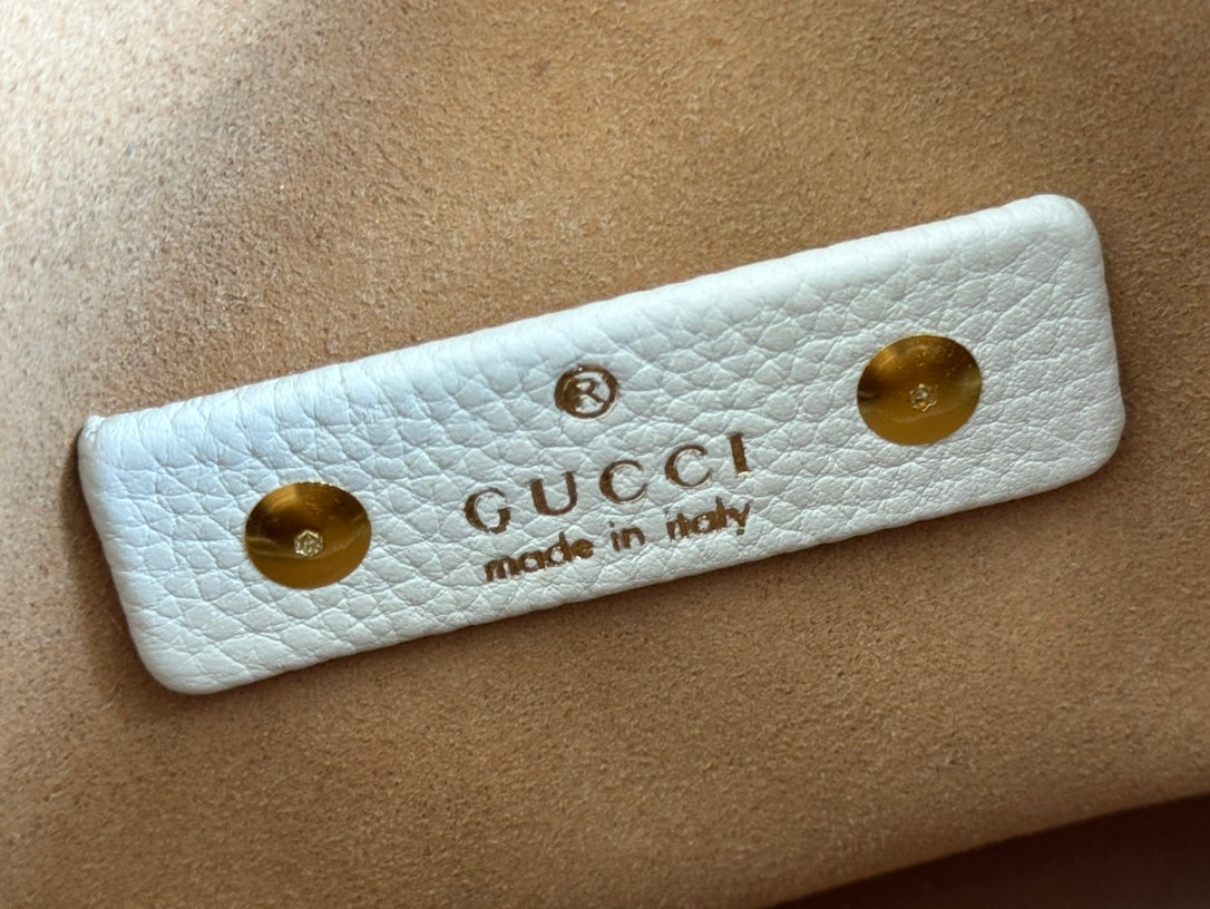 Gucci Solfbit 27.5 Bag White Calfskin 244323