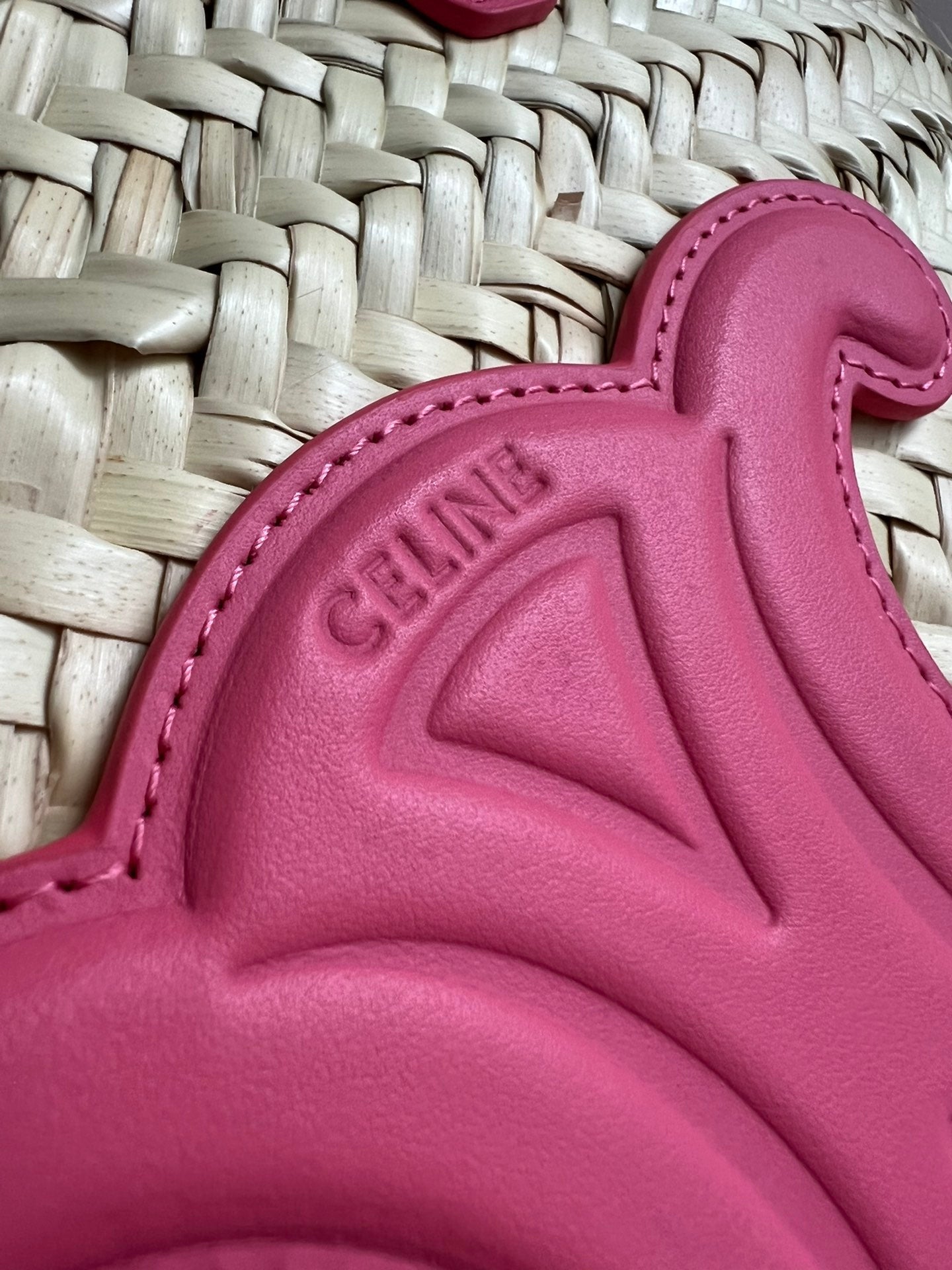 medium classic panier 25cm raffia and dark pink calfskin