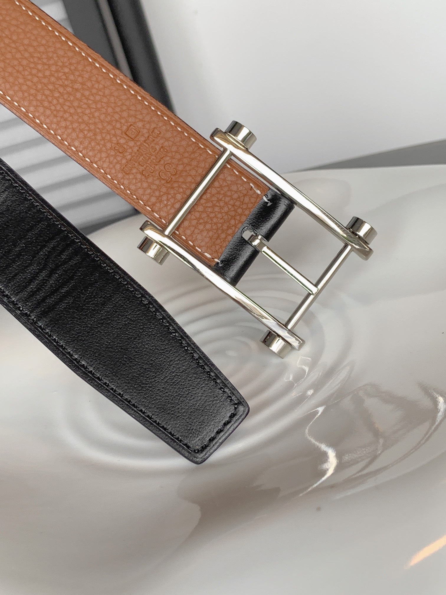 Hm Reversible Black And Bronze Brown Leather Strap 32 Mm Silver Hardware