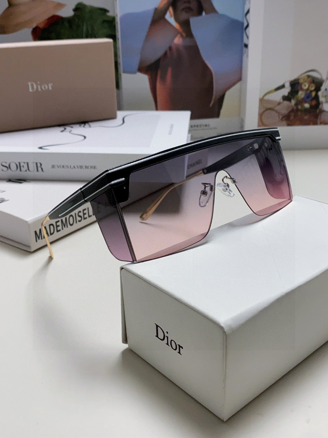 Sunglass Club M1U 566688 In Black Acetate Pink Smoke Lenses