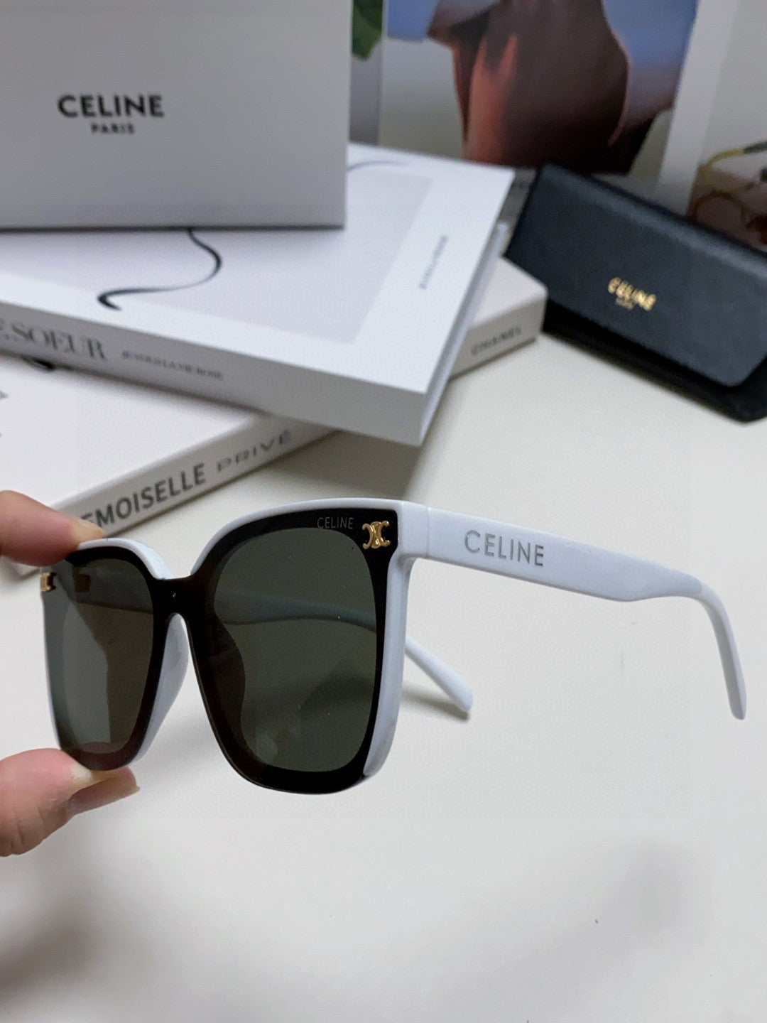 TRIOMPHE SUNGLASSES 552775 IN WHITE ACETATE TEXT LOGO