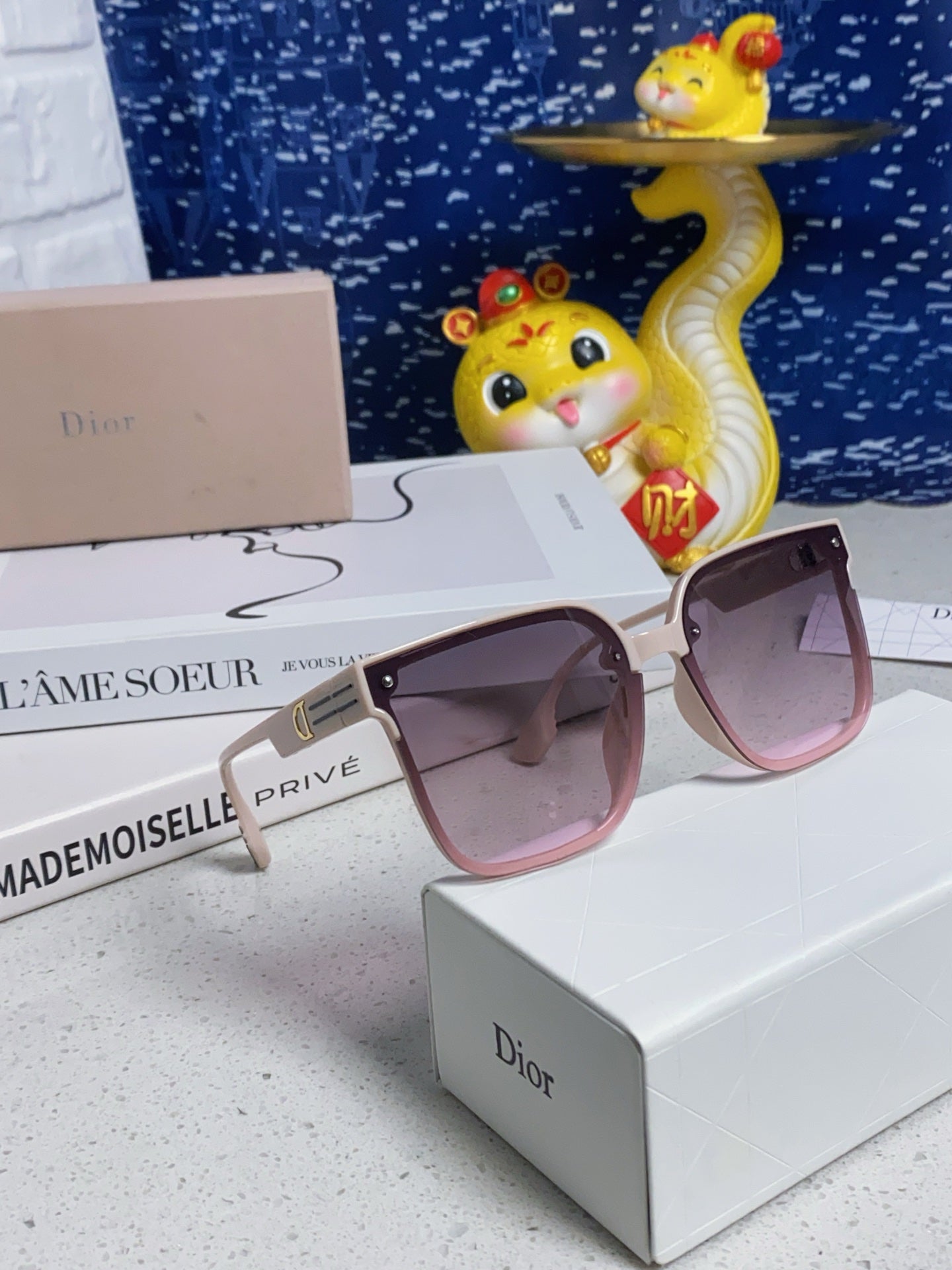 Montaigne Sunglass 560859 In Beige Acetate Pink Smoke Lenses