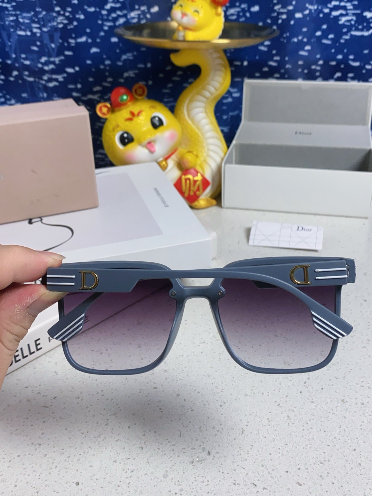 Montaigne Sunglass 560861 In Tan Blue Acetate