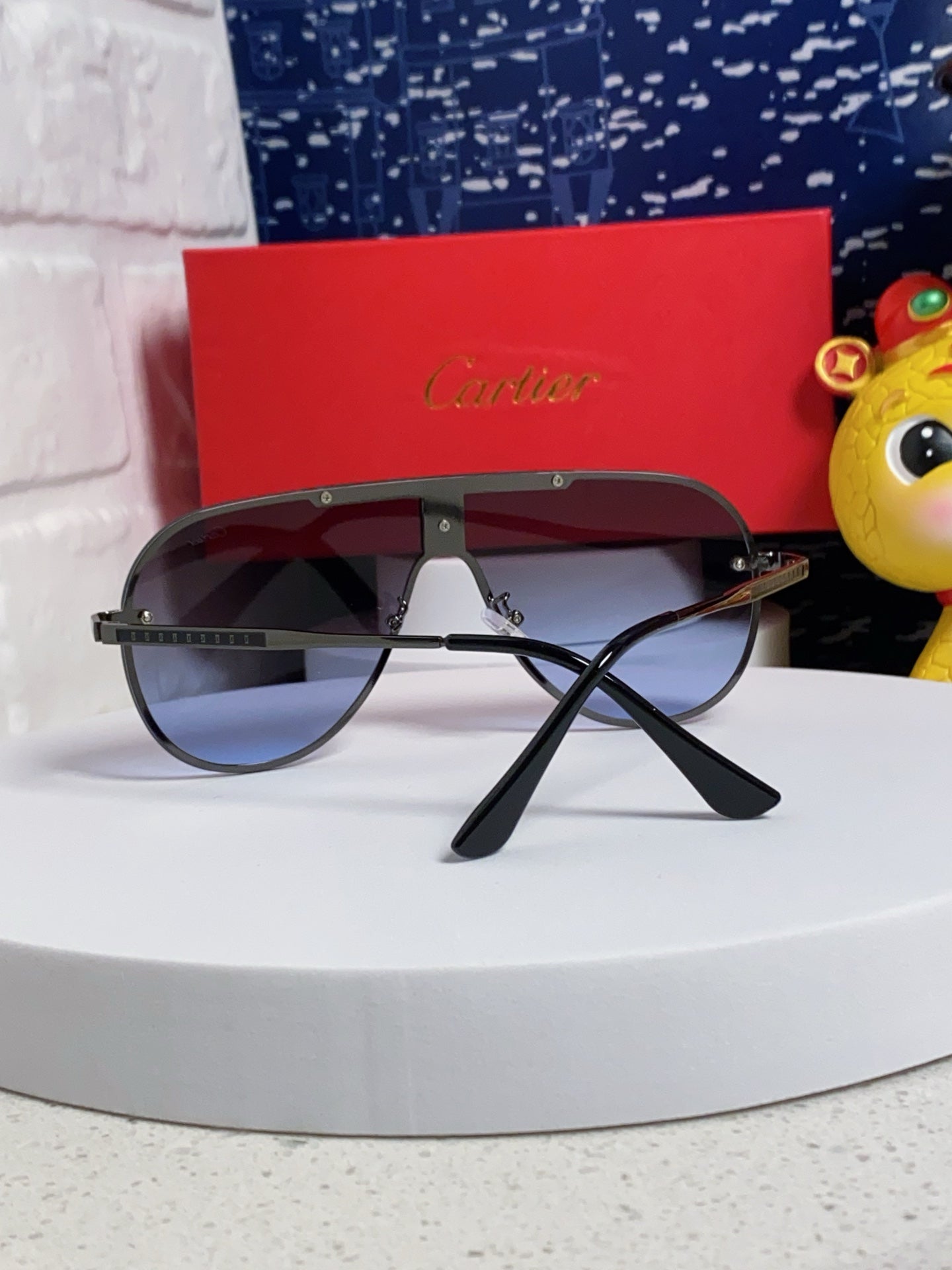 Signature Aviator Frame Sunglasses  563238 In Metal