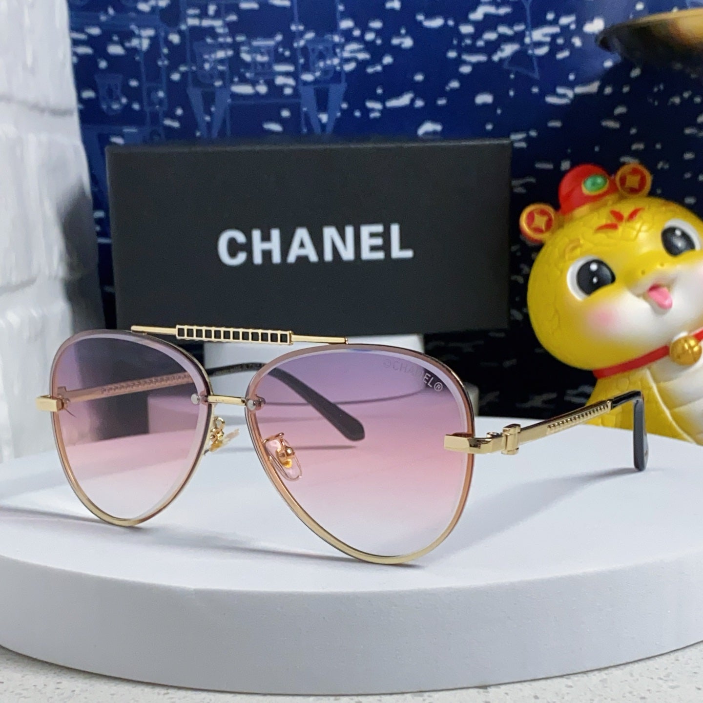 Cat Eye Sunglasses 641934 In Gold Metal Pink Smoke Lenses