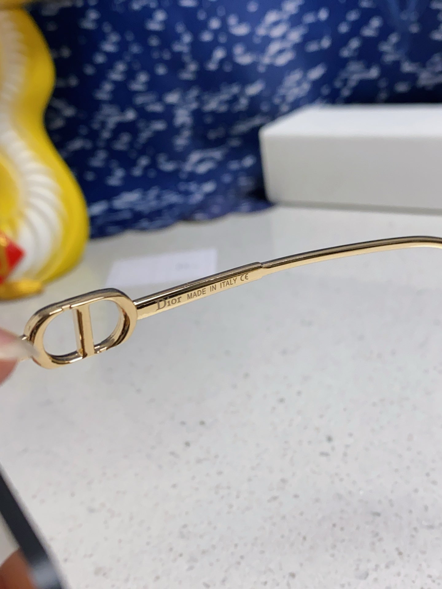 Montaigne Sunglass 563193 In Gold Metal Brown Lenses