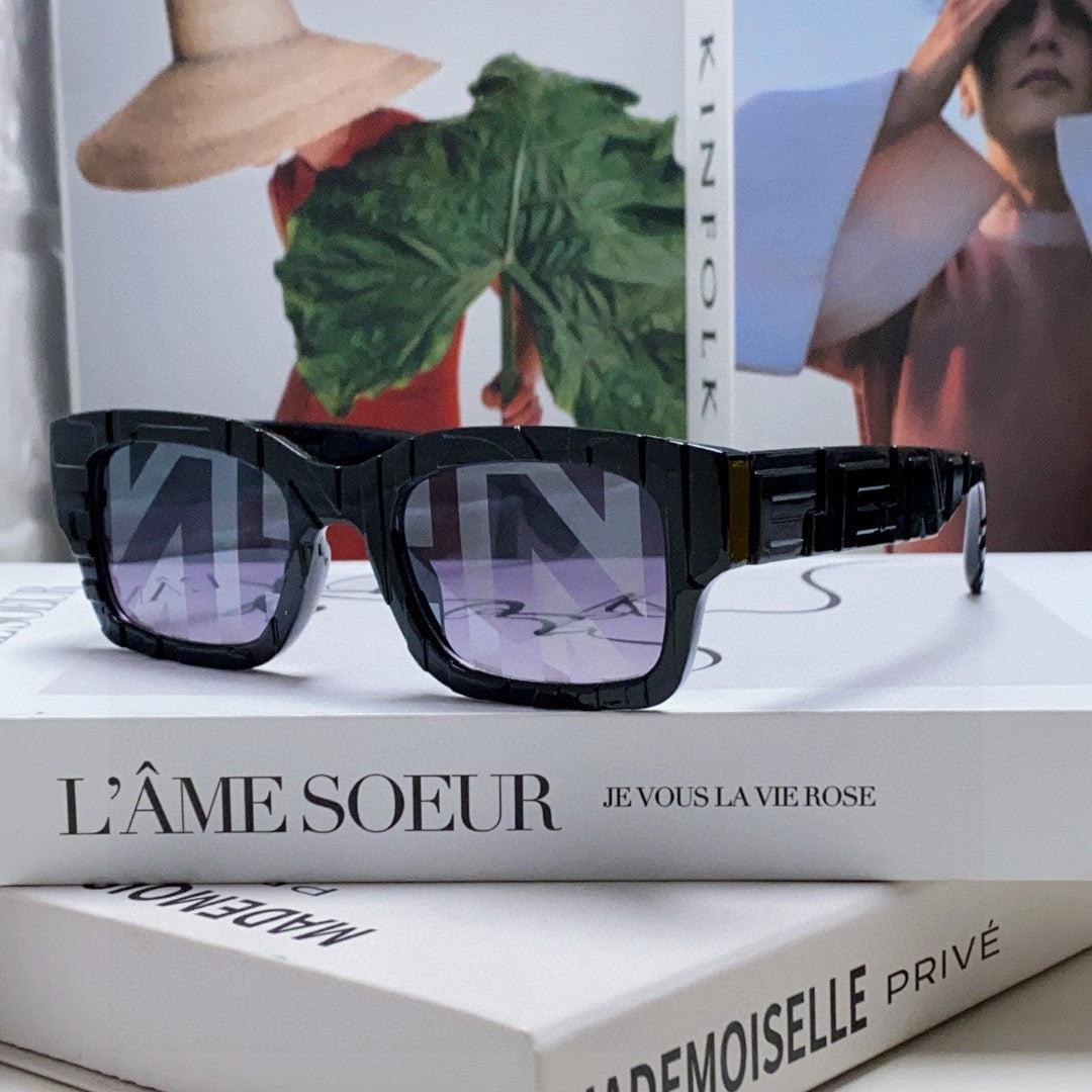 Roma Embossed Rectangular Frame Sunglasses 527221 In Acetate