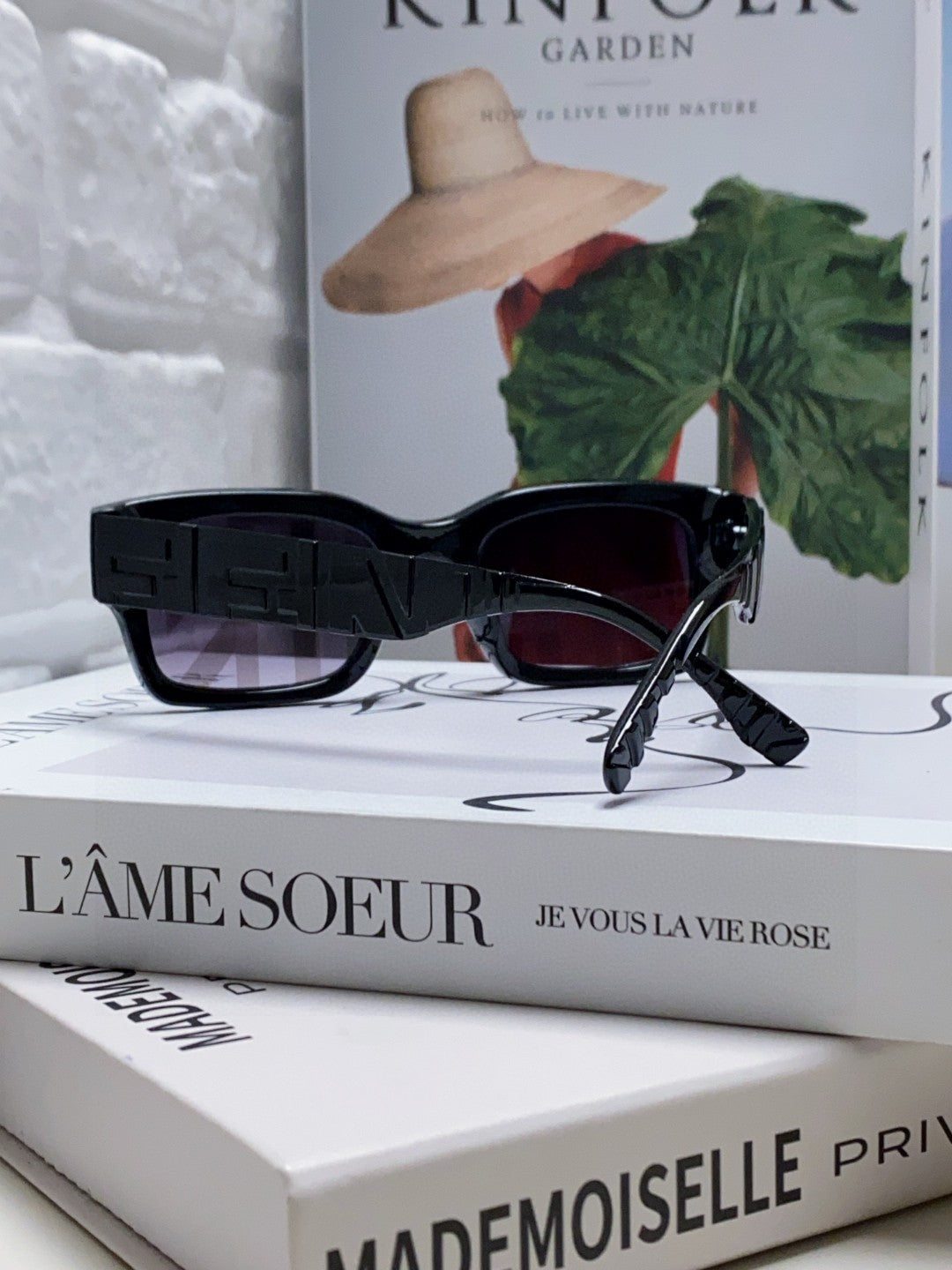 Roma Embossed Rectangular Frame Sunglasses 527221 In Acetate